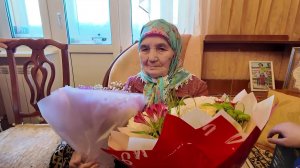 В Пыть-Яхе ребёнка войны поздравили с 85-летием