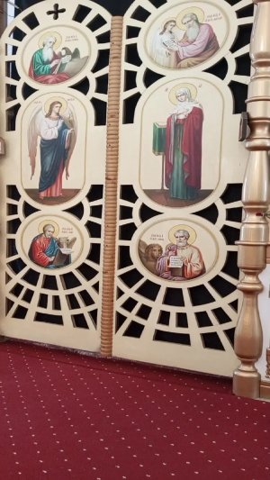 Божественная служба в храме Святой Троицы