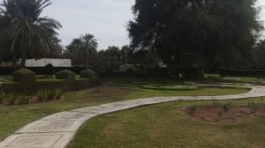 В парке ухожено и чувствуется рука дизайнера)