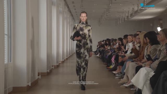 Расплывчатые рисунки в одежде: тренд сезона