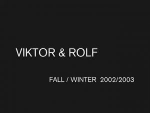 Показ женской коллекции Viktor & Rolf осень-зима 2002-2003