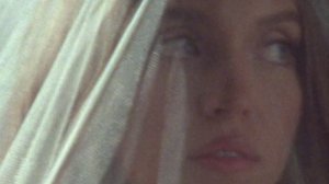 Сидни Суини демонстрирует белье