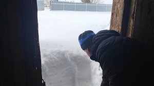 Снегоуборщик в деле. Наконец то мы снова на даче.