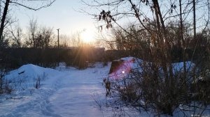 Поезд и луч света.