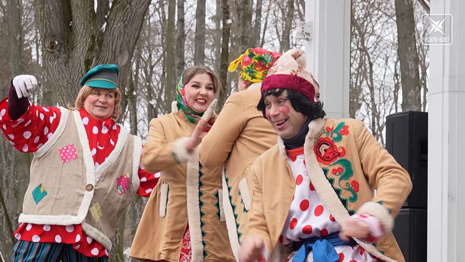 Наплясались, напелись, наелись блинов и сожгли Масленицу! смотреть онлайн