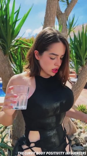 Andrea Melons- Stunning Plus Size Curvy