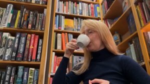 Диана- отвела нас в уютную кофейню-никак не могу побороть страх