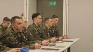 Военнослужащие поздравляют с праздником: готовы защищать небо России!