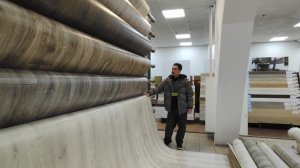 Едем в город // выбираем ЛИНОЛЕУМ // машинки в подарок 😄🤷//