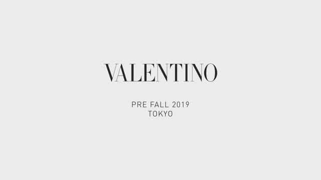 Показ женской коллекции Valentino Pre-Осень 2019