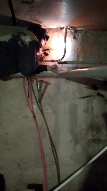 будни из жизни^ мой знакомый сварщик^ не умеешь варить по зеркалу лезь тогда как змея на трубу