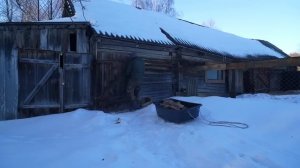 ГОСТЕПРИИМСТВО ЛЕСНОЙ ИЗБУШКИ. ЖИЗНЬ в ЛЕСУ на КРАЮ БОЛОТА