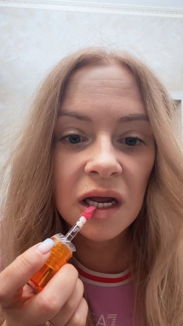 Блеск Duck Plump от Nyx работает?