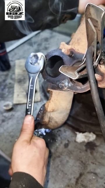 УАЗ патриот - Замена шпилек приемной трубы