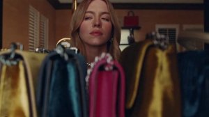 Сидни Суини в рождественской рекламе для бренда «Tory Burch»