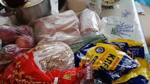 ВЫБИРАЮ ОБОИ, БУДЕТ КОСМЕТИЧЕСКИЙ РЕМОНТ. ПРИГОТОВИЛИ ОБЕД...