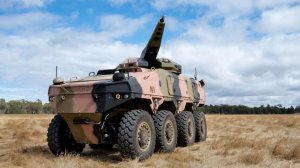 Огромный грузовик Tatra, беспилотные пушки и амфибии.