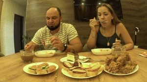 Мукбанг БУТЕРЫ С КОЛБАСОЙ КРЫЛЬЯ КФС/ Завтракаем) Кто ты по диплому и кто по жизни)