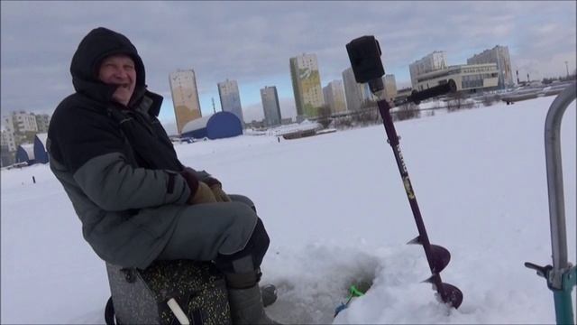 РЫБОЛОВ  ИВАНОВИЧ . На новом месте сопа клюёт.