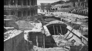 ЧТО НАХОДИТСЯ ПОД КОЛИЗЕЕМ .