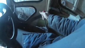 Примеряю тросовое управление для вынесенного гидрораспределителя Т-40