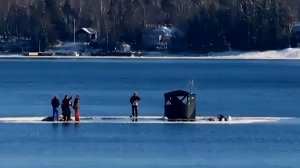 Немецких туристов унесло в море на льдине с сауной