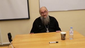 Служба должна быть без болтовни. Ответ на вопрос студента пастырского факультета