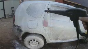 Помыл Рено Дастер мойкой высокого давления KARCHER K-5