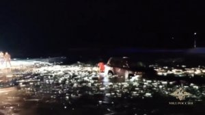 Сотрудники полиции помогли предотвратить возможную трагедию в акватории озера Байкал