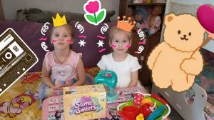 Лера и Ангелина сделали пирожные из слайма и устроили чаепитие