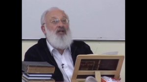 Когда человек помогает товарищу