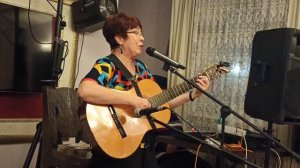 Стелла Зубкова.Б.Окуджава, муз.В Быстрякова." На ясный огонь"