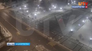 В Уфе автомобиль Subaru Forester врезался в памятник Мустаю Кариму