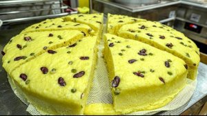 Кукурузный хлеб со сладкой тыквой и рисовым вином и хлеб макгеолли из черного риса и рисового вина