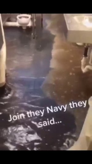 Война в Иране отменяется - самый лучший атомный авианосец США USS Gerald Ford затопило г*вном.