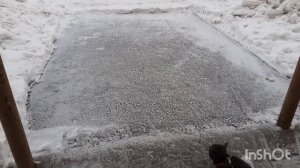 Тишка на улице.