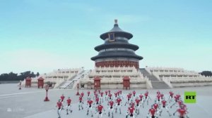 شاهد.. روبوتات بشرية تستعرض مهاراتهم في فنون قتالية في معبد السماء الشهير في بكين