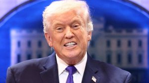 Американцы считают Трампа все более непредсказуемым с возрастом