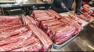 говяжьи рёбрышки. выдержка в соленой воде в течение 10 дней обеспечивает невероятную нежность.Корея