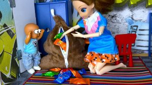 СЕКРЕТНЫЙ ТАЙНИК РАСКРЫТ😱😊Катя и Макс веселая семейка живые куклы СМЕШНЫЕ истории ДАРИНЕЛКАТВ