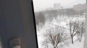 А снег идёт, а снег идёт.