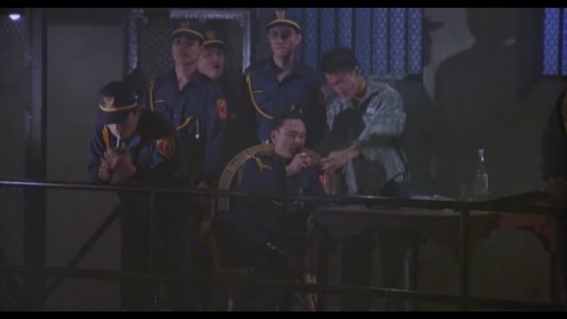 Остров огня: Полицейский садится в тюрьму под прикрытием