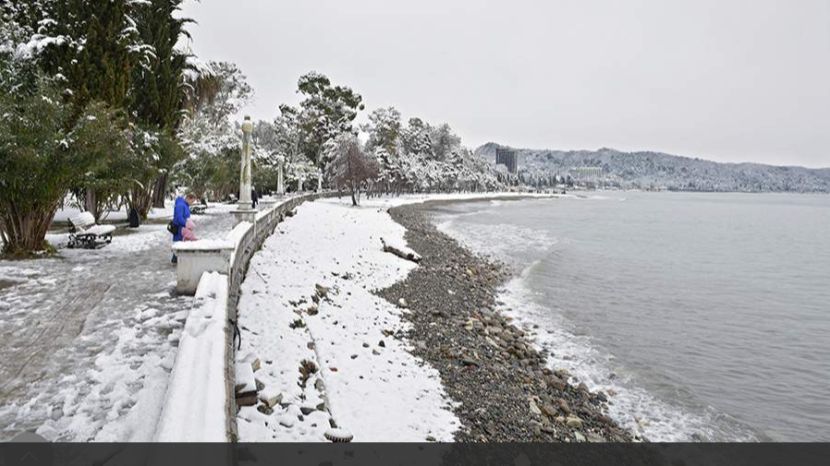 Стало известно об обнаружении в Гагрском районе Абхазии обломка сбитого БПЛА смотреть онлайн