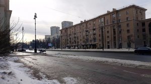 Московский проспект, площадь братьев Стругацких. Курьер в городе