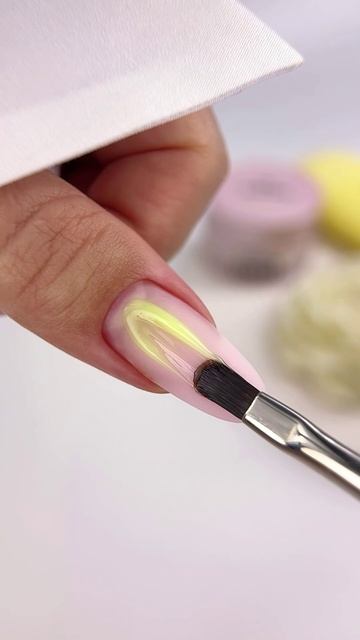 МК:Моделирование верхними формами в технике градиент Ruselle ProGel+Soft Clivia смотреть онлайн