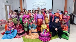 Белоярск засиял яркими зырянскими сарафанами | Изьватас олэм