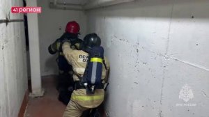 ПОЖАРНЫЕ ТРЕНИРОВАЛИСЬ ТУШИТЬ ФОК «РАДУЖНЫЙ» В ЕЛИЗОВЕ•НОВОСТИ КАМЧАТКИ