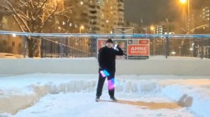 Вечерняя разминка со светящимися нунчаку