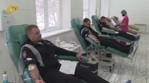 ПОЛИЦЕЙСКИЕ И ОБЩЕСТВЕННИКИ ЖЕЛЕЗНОГОРСКА ПРИНЯЛИ УЧАСТИЕ В АКЦИИ "ДОНОР В ПОГОНАХ"