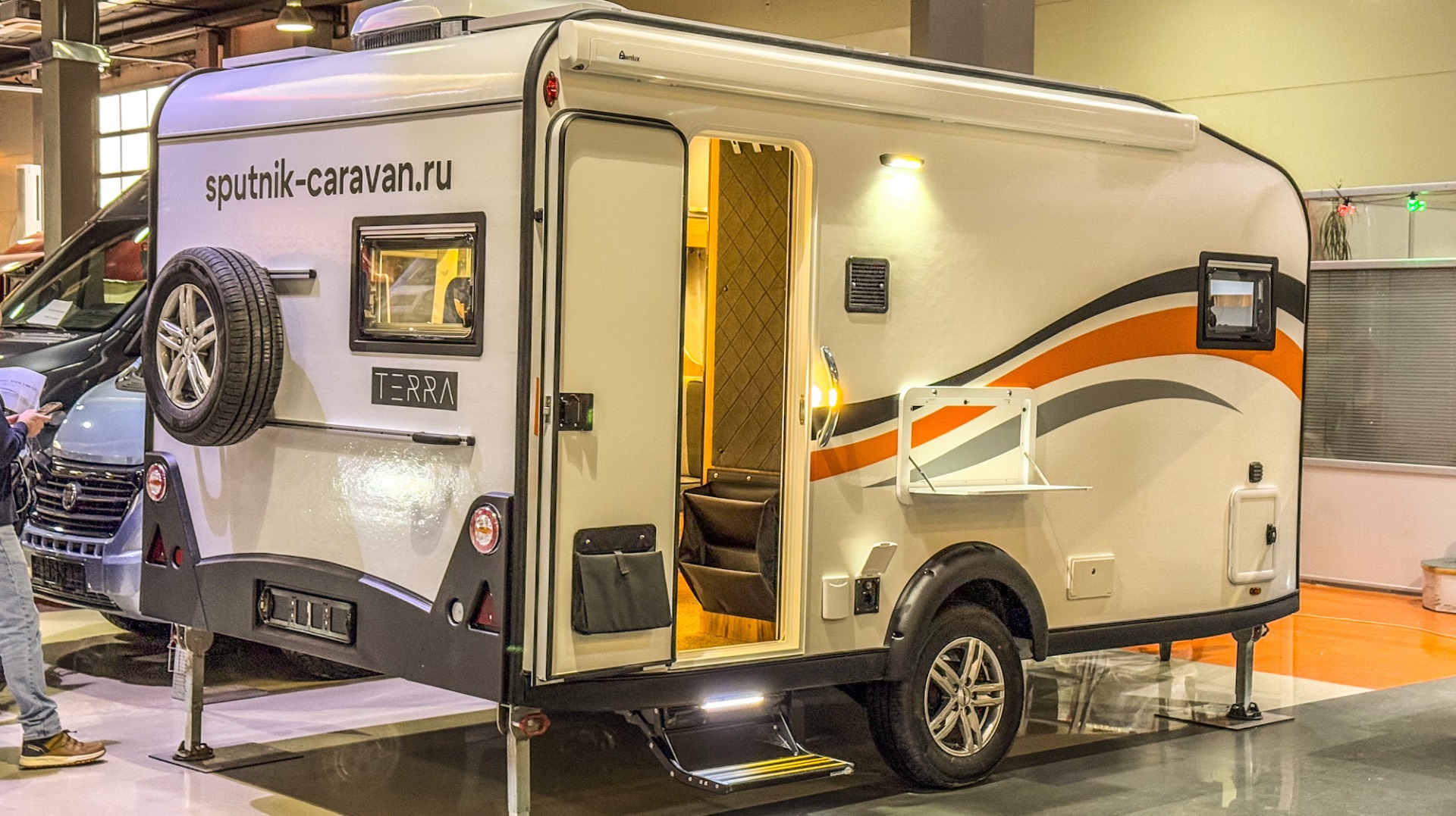 Дома на колесах который вы захотите 100%. Новый «Спутник» смотреть онлайн